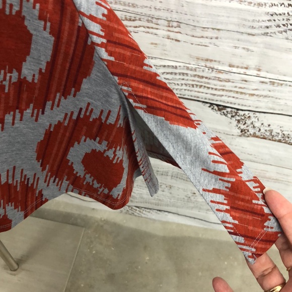 Host Pick!! LulaRoe Plus Size Tunic Top - Picture 7 of 13